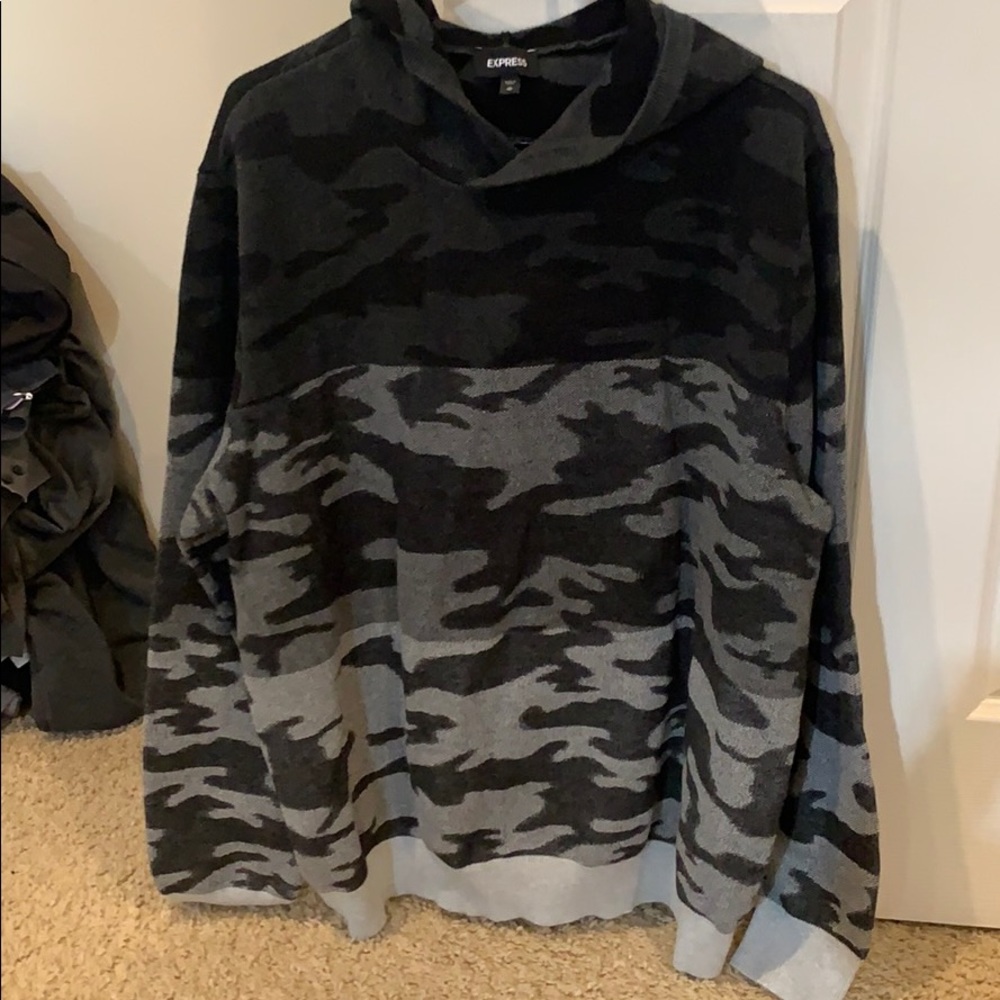Express camo hoodie sweater XL